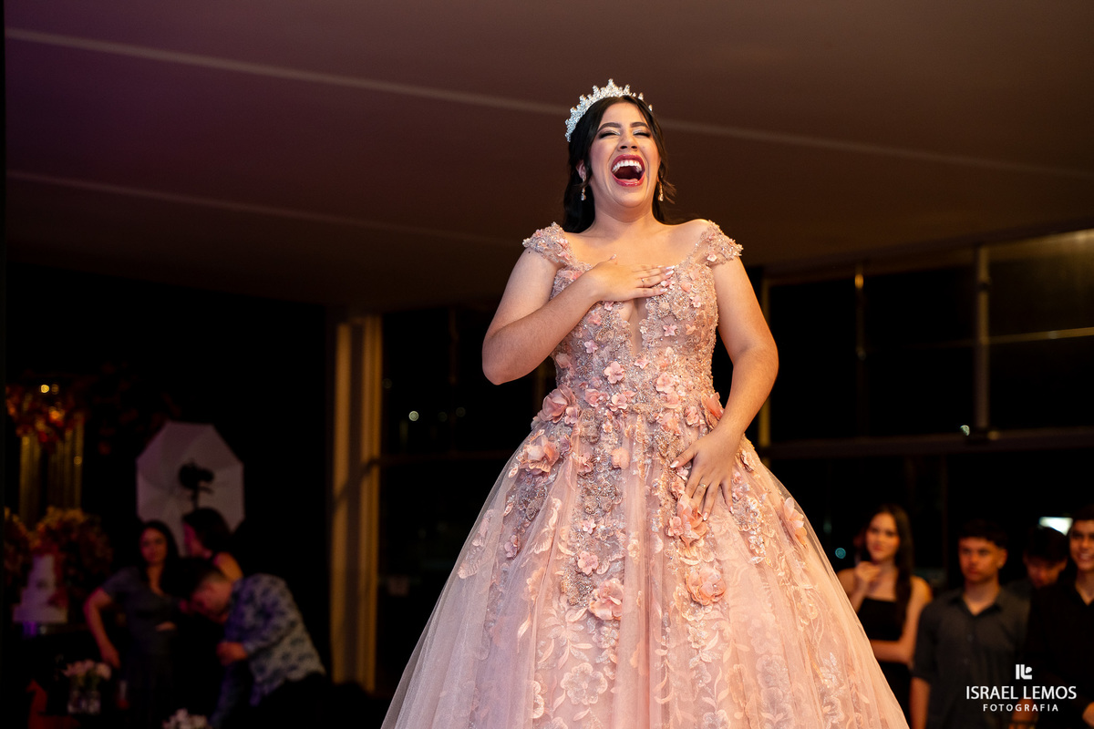 Fotografia de debutante 15 anos na cidade de nova serrana com o fotografo Israel Lemos de nova serrana no Residencial Parque das Águas