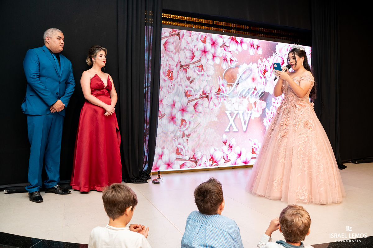 Fotografia de debutante 15 anos na cidade de nova serrana com o fotografo Israel Lemos de nova serrana no Residencial Parque das Águas