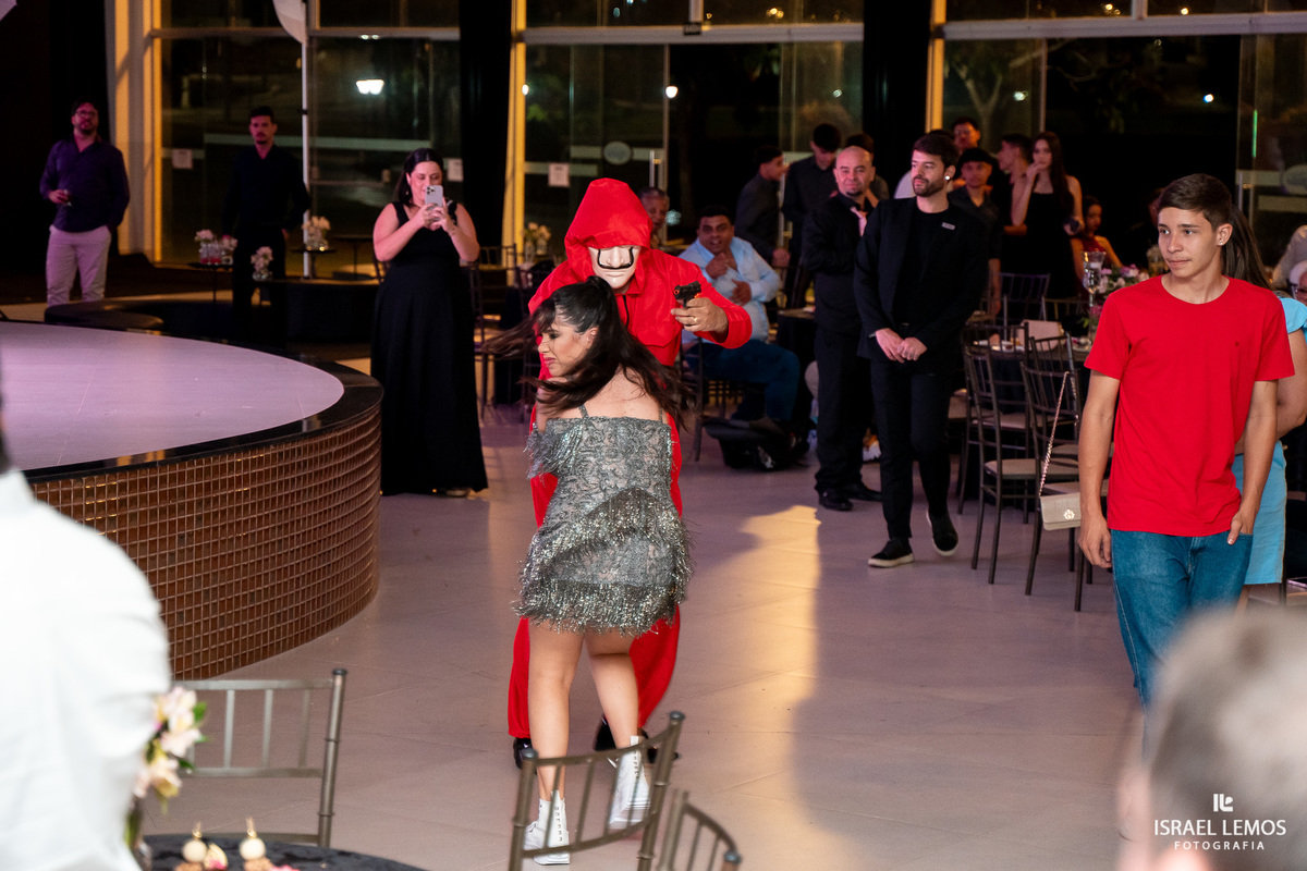 Fotografia de debutante 15 anos na cidade de nova serrana com o fotografo Israel Lemos de nova serrana no Residencial Parque das Águas