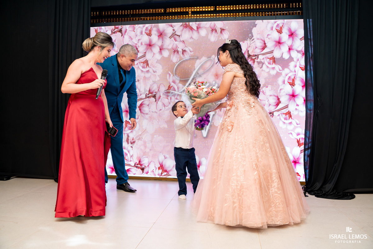 Fotografia de debutante 15 anos na cidade de nova serrana com o fotografo Israel Lemos de nova serrana no Residencial Parque das Águas
