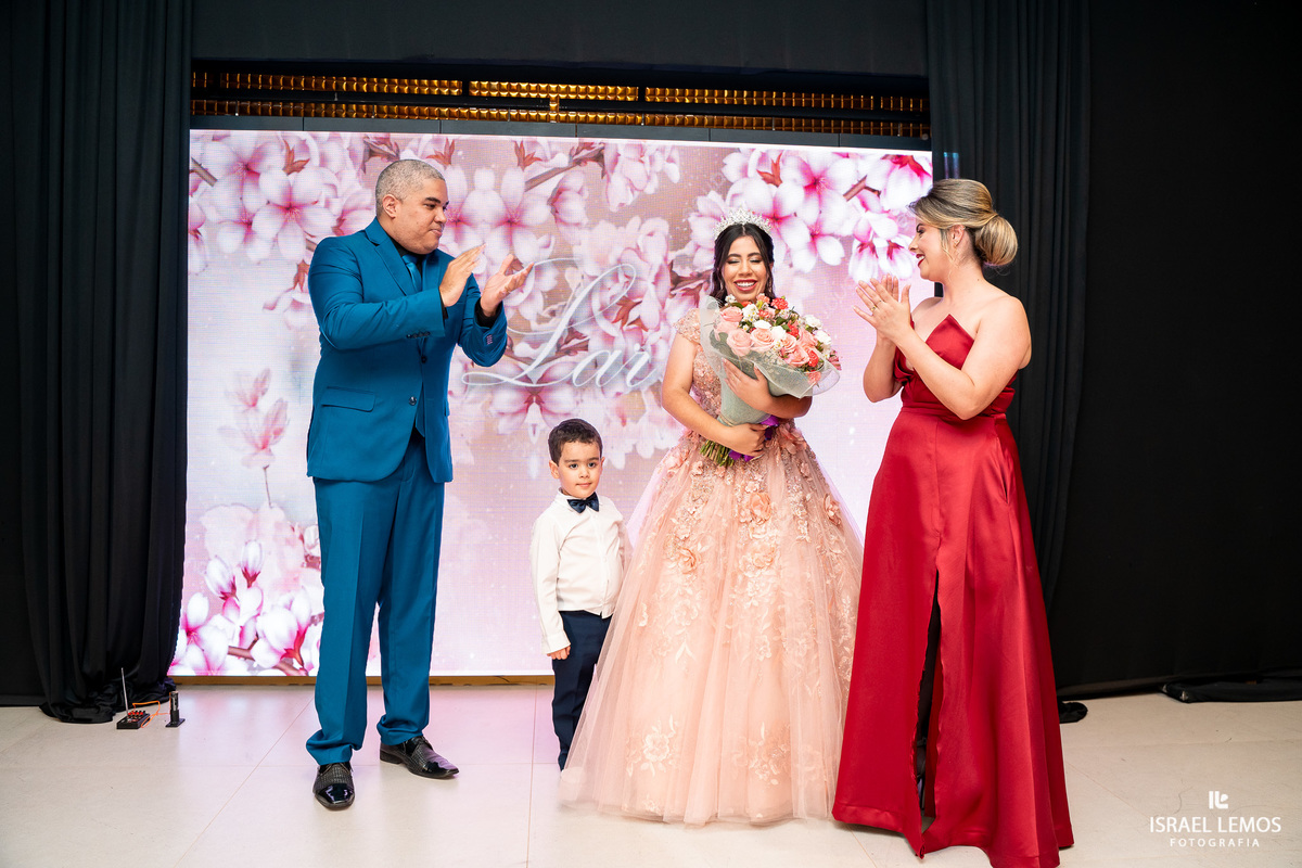 Fotografia de debutante 15 anos na cidade de nova serrana com o fotografo Israel Lemos de nova serrana no Residencial Parque das Águas