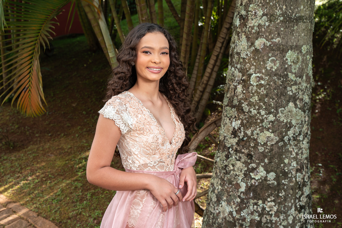 Fotografia de 15 anos debutante na cidade de Igaratinga pelo fotográfico Israel Lemos fotografo em Igaratinga 