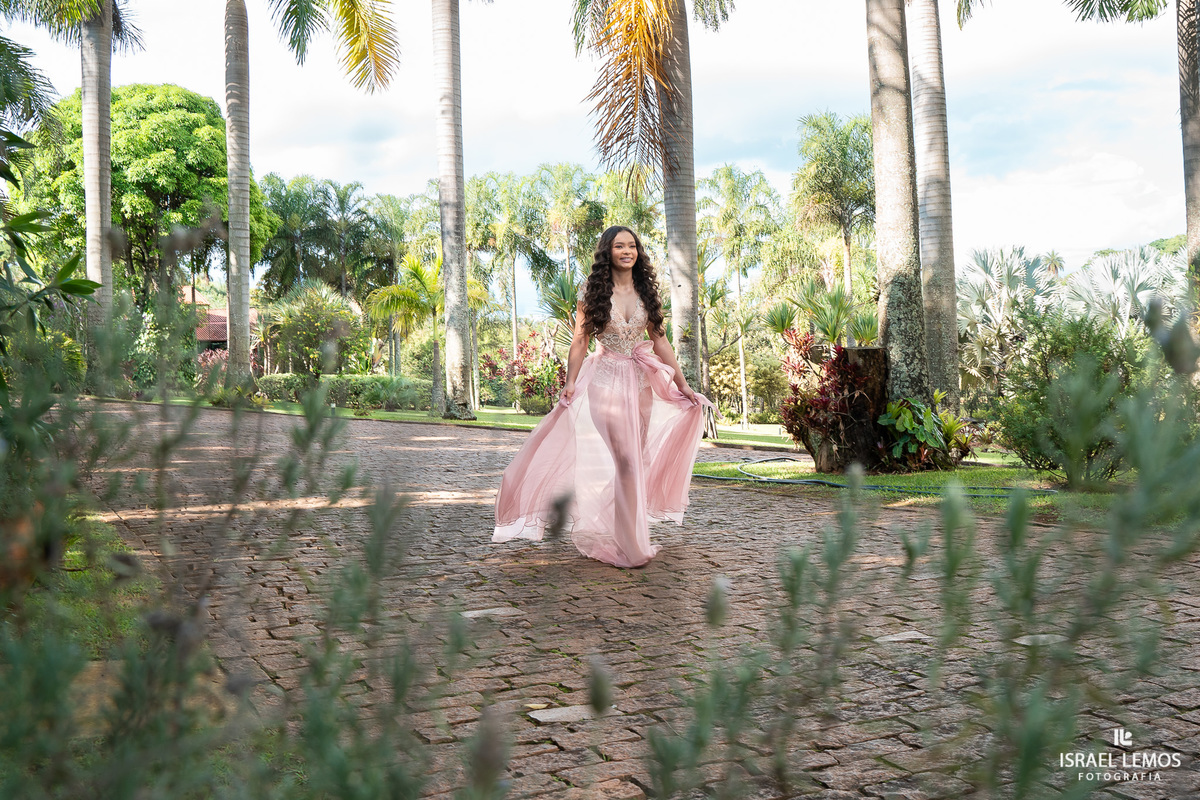 Fotografia de 15 anos debutante na cidade de Igaratinga pelo fotográfico Israel Lemos fotografo em Igaratinga 