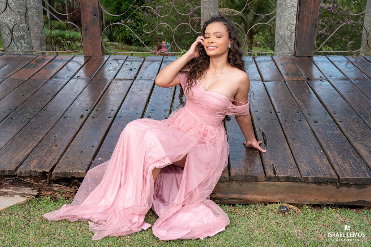 Fotografia de 15 anos debutante na cidade de Igaratinga pelo fotográfico Israel Lemos fotografo em Igaratinga 