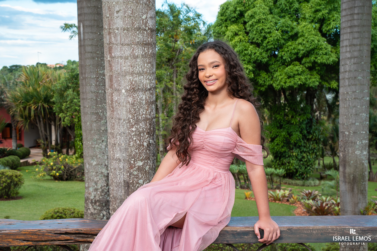 Fotografia de 15 anos debutante na cidade de Igaratinga pelo fotográfico Israel Lemos fotografo em Igaratinga 