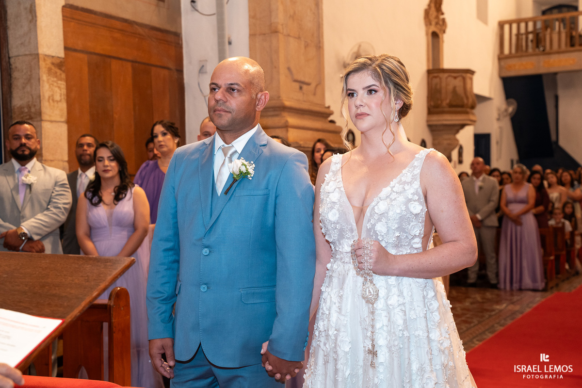 FOtografo de casamento em Mateus lemes faz lindas fotos na Igreja de Santo Antonio em Mateus leme com o fotografo Israel lemos 