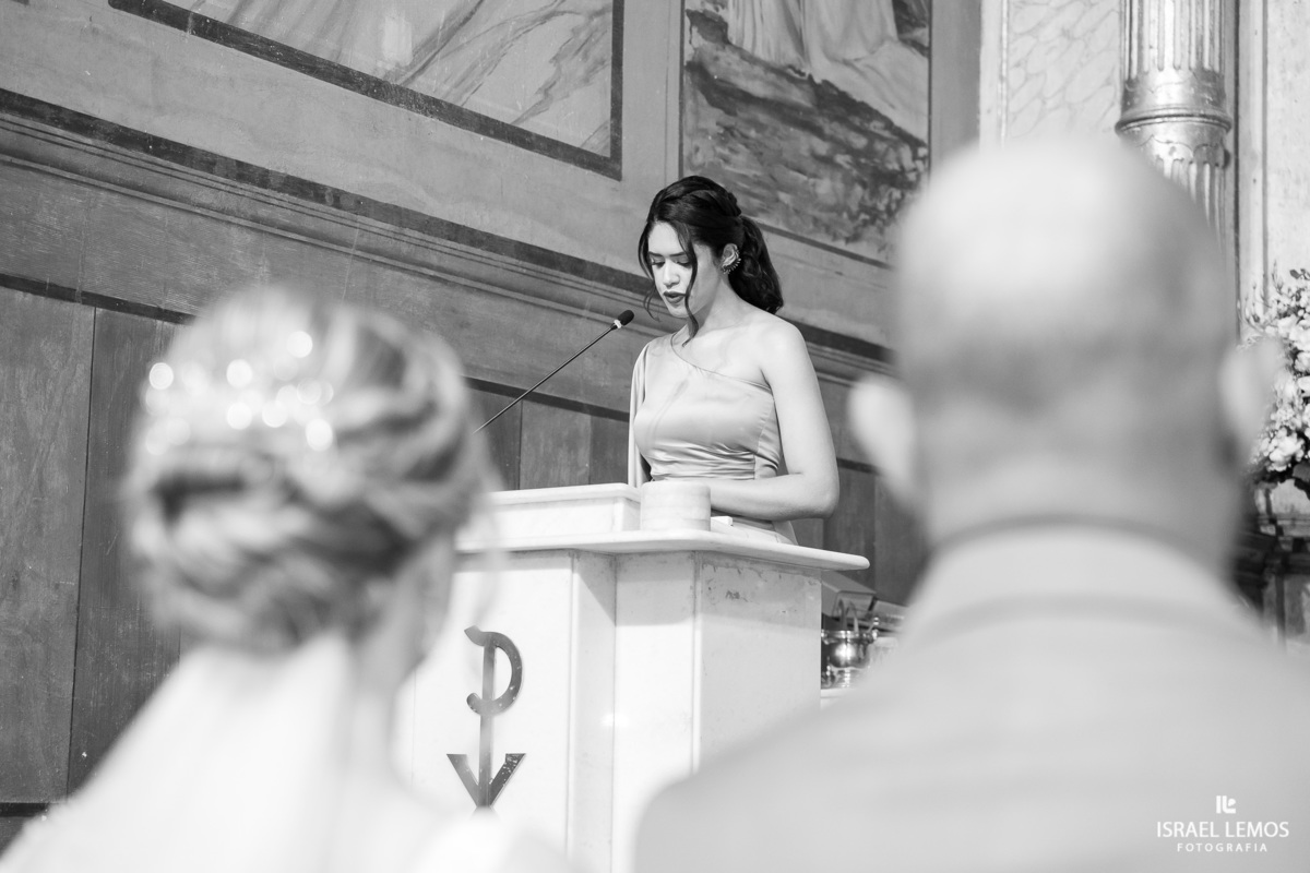 FOtografo de casamento em Mateus lemes faz lindas fotos na Igreja de Santo Antonio em Mateus leme com o fotografo Israel lemos 