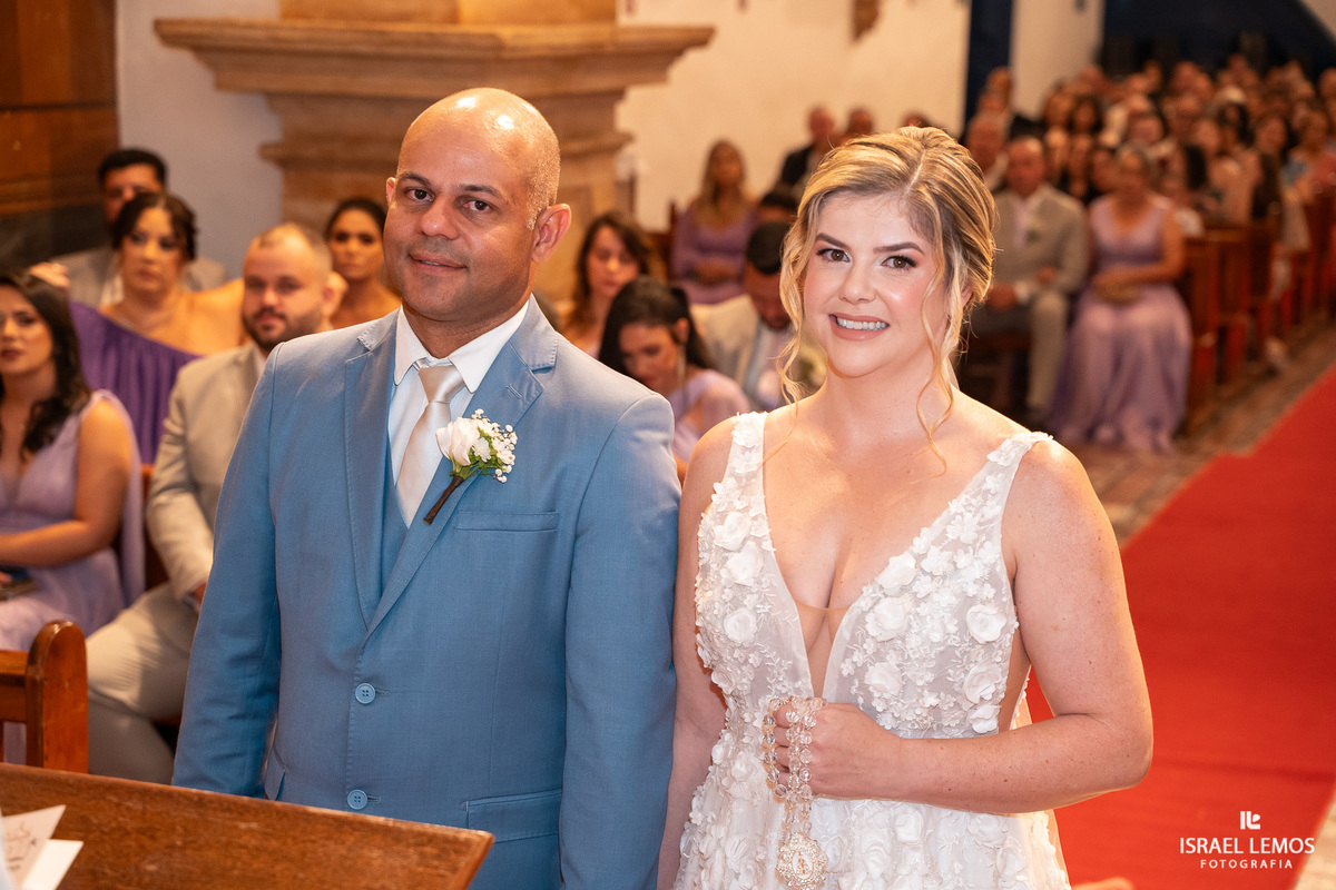 FOtografo de casamento em Mateus lemes faz lindas fotos na Igreja de Santo Antonio em Mateus leme com o fotografo Israel lemos 