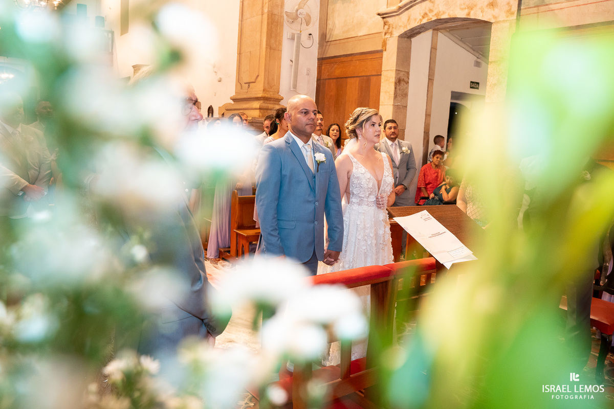 FOtografo de casamento em Mateus lemes faz lindas fotos na Igreja de Santo Antonio em Mateus leme com o fotografo Israel lemos 