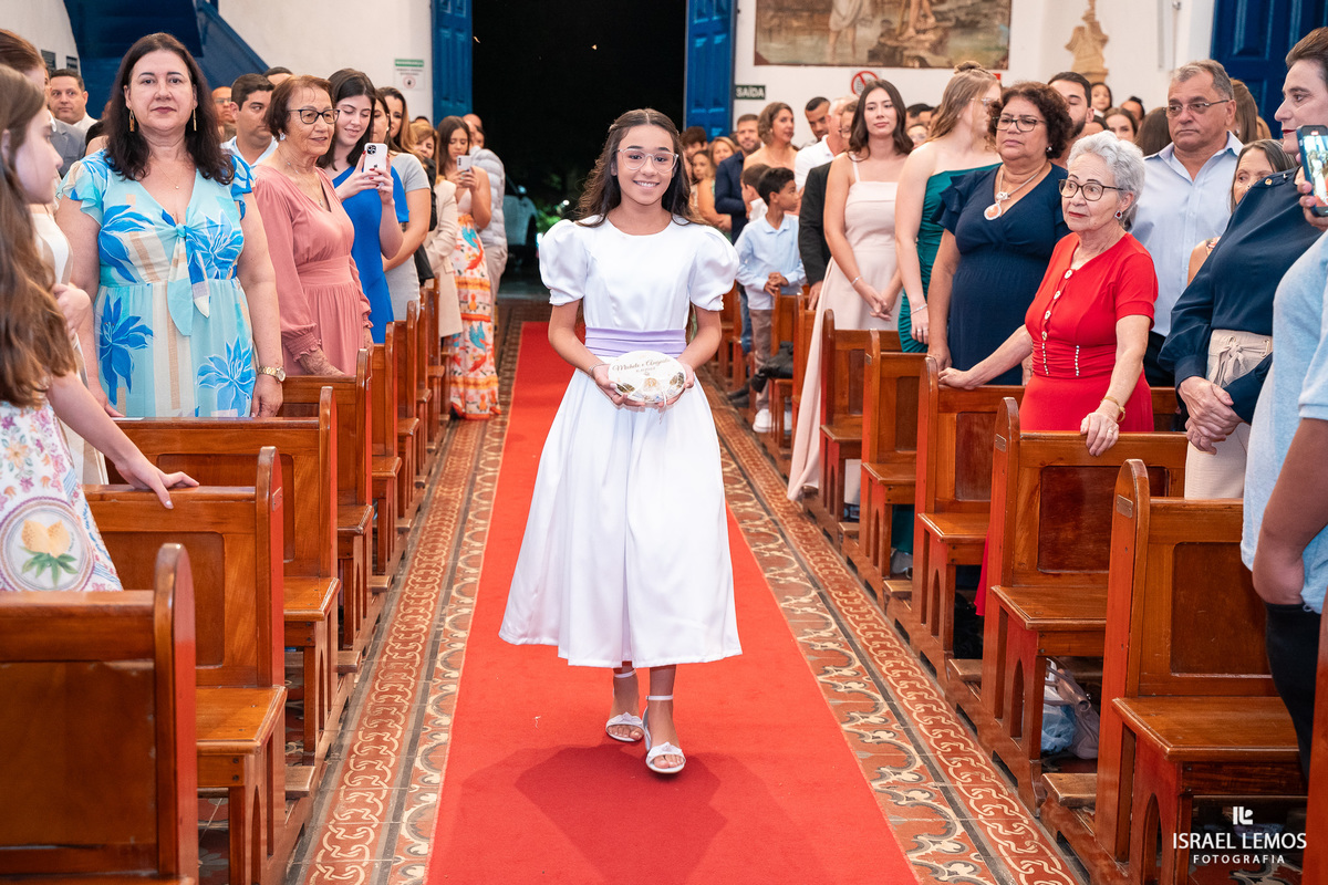 FOtografo de casamento em Mateus lemes faz lindas fotos na Igreja de Santo Antonio em Mateus leme com o fotografo Israel lemos 