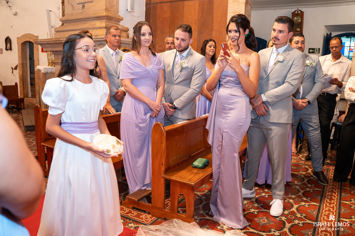 FOtografo de casamento em Mateus lemes faz lindas fotos na Igreja de Santo Antonio em Mateus leme com o fotografo Israel lemos 