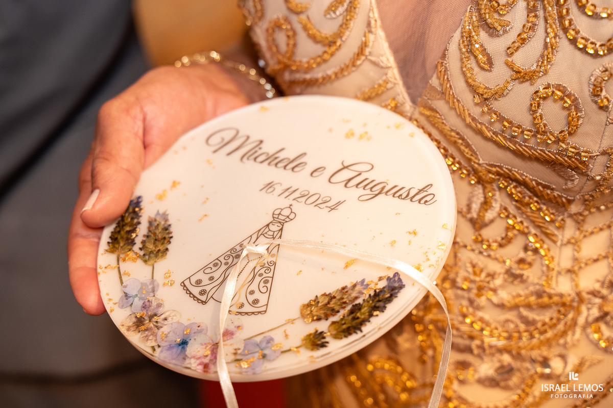 FOtografo de casamento em Mateus lemes faz lindas fotos na Igreja de Santo Antonio em Mateus leme com o fotografo Israel lemos 