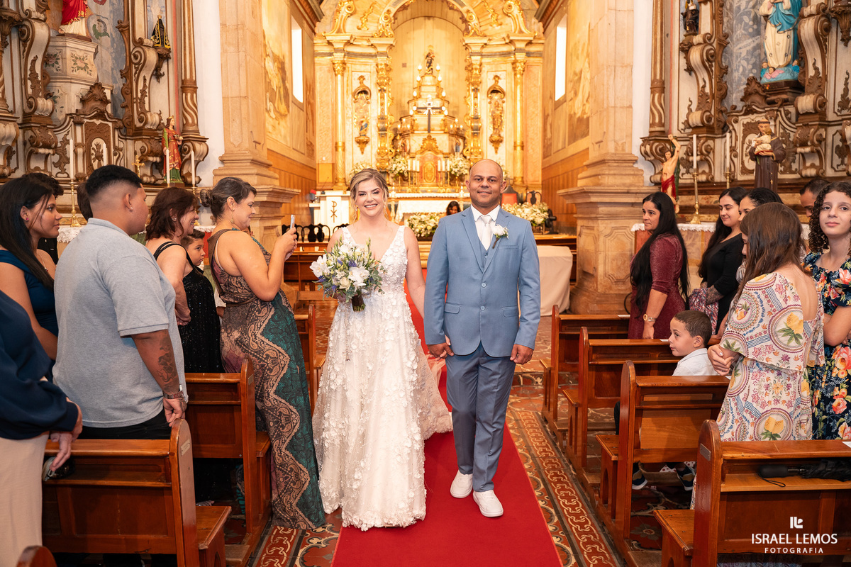 FOtografo de casamento em Mateus lemes faz lindas fotos na Igreja de Santo Antonio em Mateus leme com o fotografo Israel lemos 