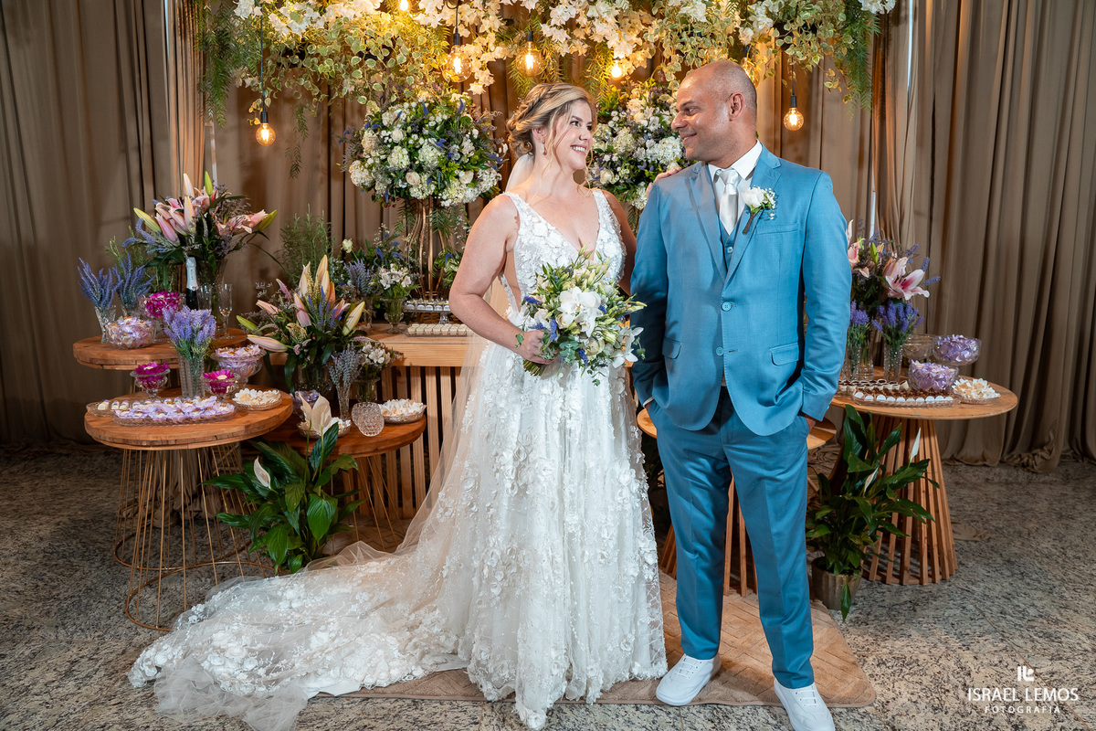 Fotografo faz lindas fotos em casamento na recepção em Mateus leme