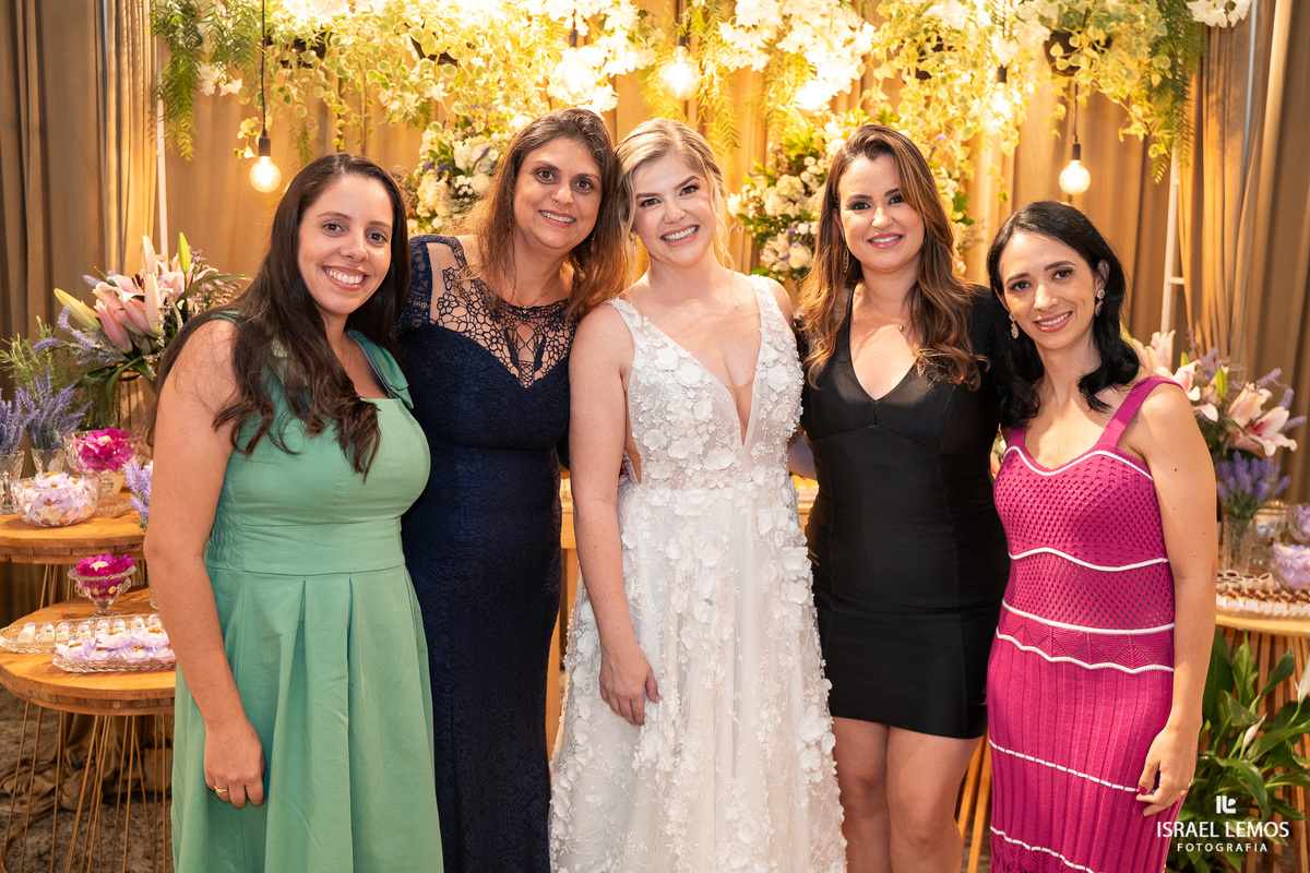 Fotografo faz lindas fotos em casamento na recepção em Mateus leme