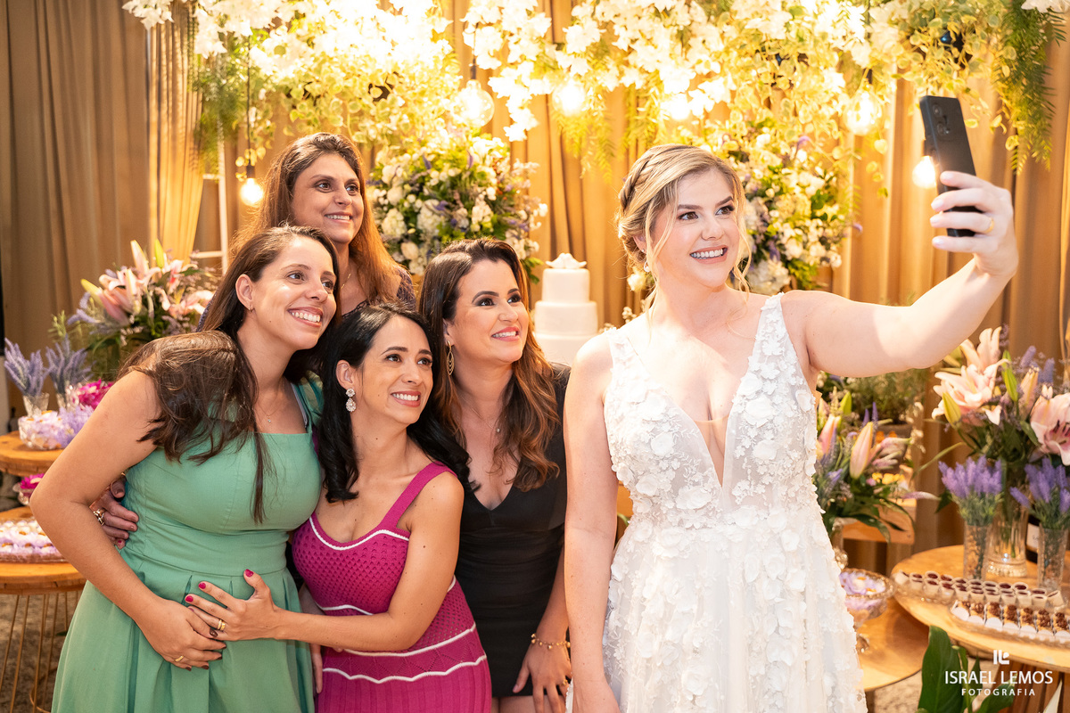 Fotografo faz lindas fotos em casamento na recepção em Mateus leme