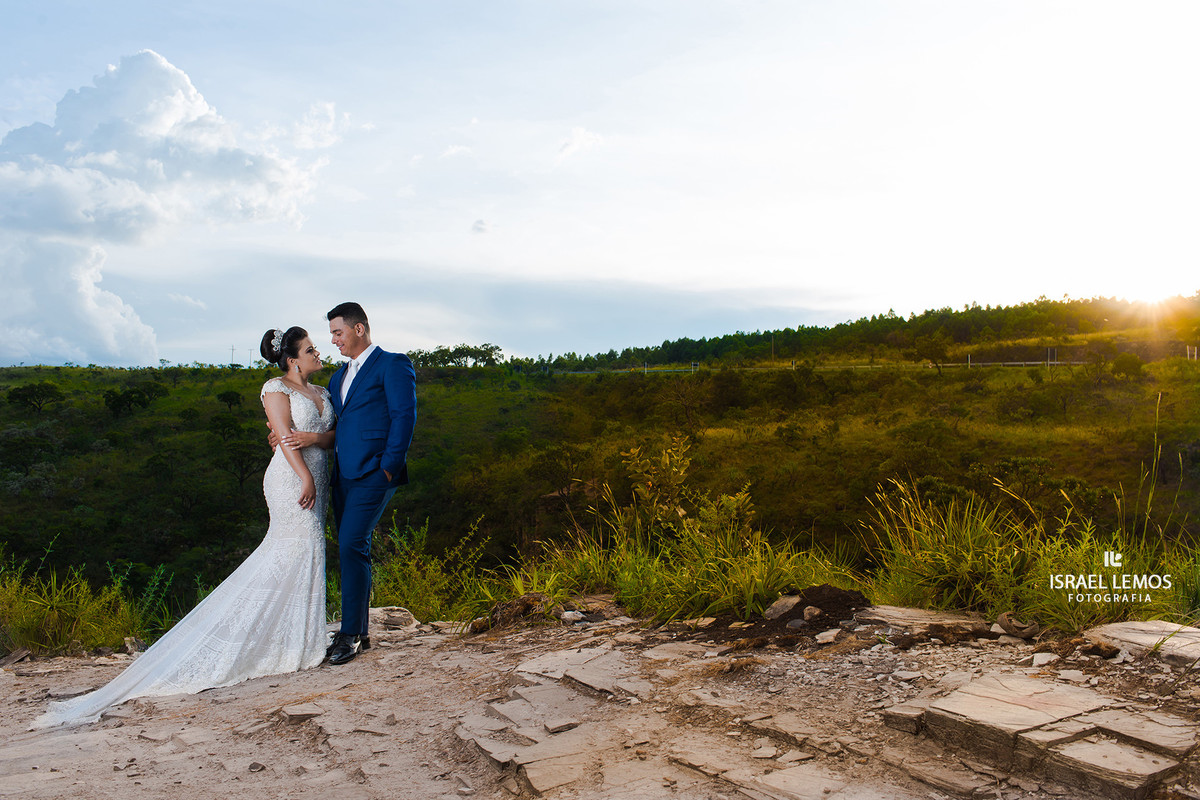 save the date com uma linda tarde e muita chuva e ate arco iris em esparpas do lado em capitolio furnas