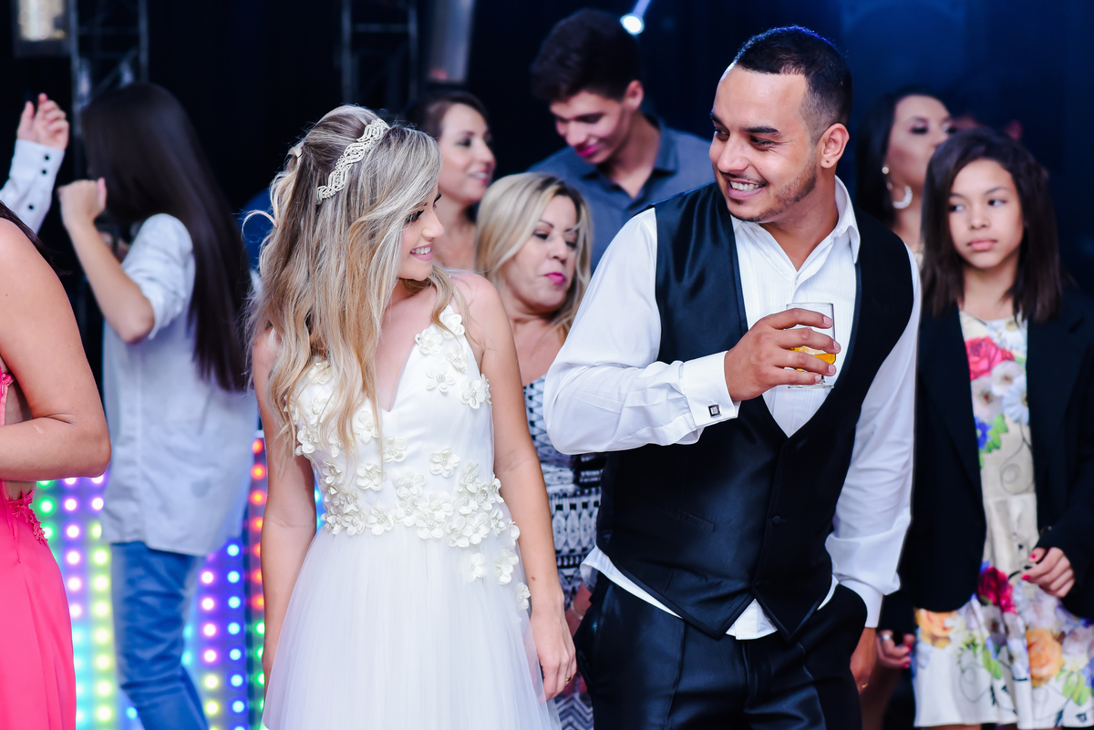 Dancando ao som do melhor dj no espaço Joseville em Pará de Minas MG. Fotografo em Para de Minas MG