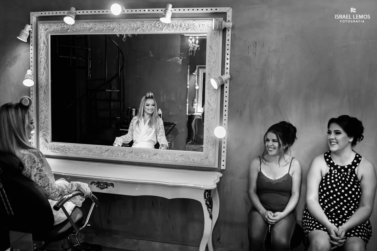 Make na silmaria noivas 
Noiva com a mae