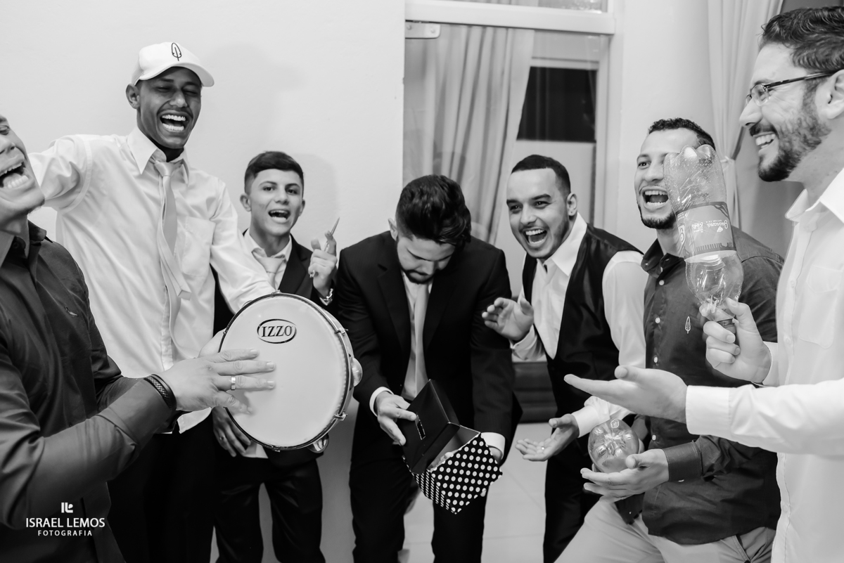 noivos curtindo a festa no espaço Joseville em Pará de Minas MG. Fotografo em Para de Minas MG