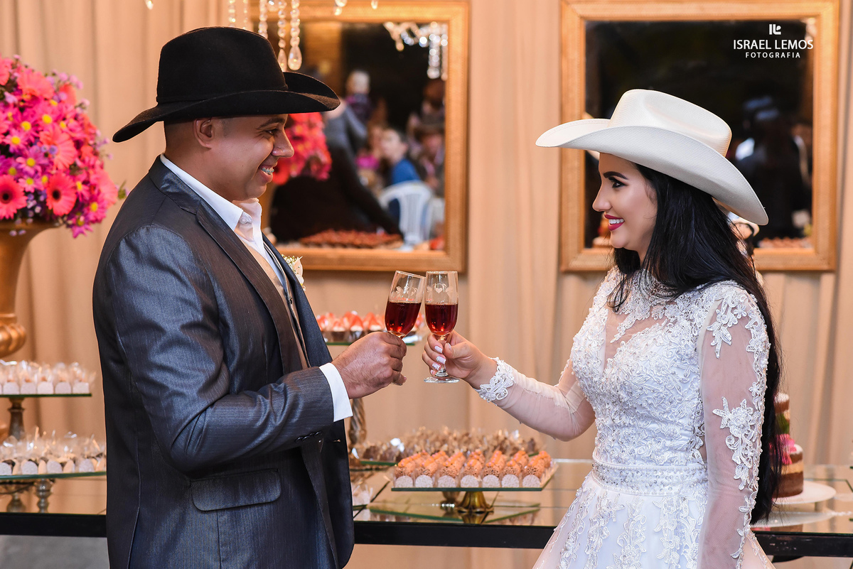 Brinde dos noivos em Pitangui MG