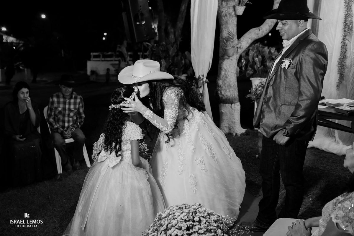 Noiva com a filha em Pitangui MG