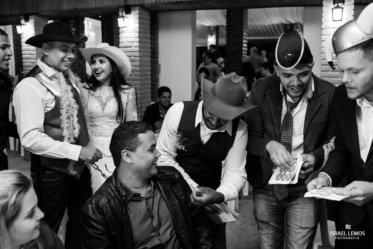 Cortando a gravata em Pitangui MG