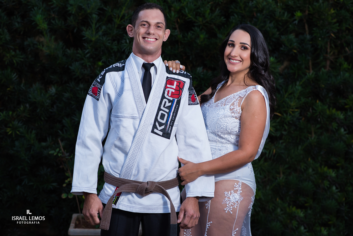 Noivos treinado karate Jiu-Jitsu