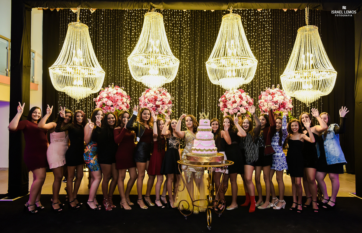 Debutante com as amigas na cidade de juatuba  mg