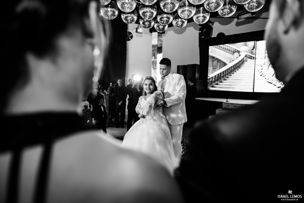 olha dos pais Valsa da debutante no Zafirra na cidade de juatuba  mg