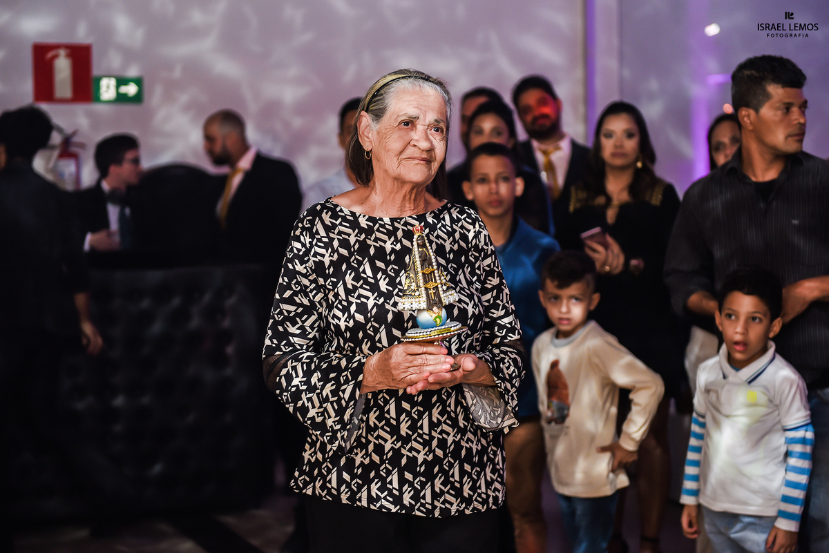 FOTO com a avo na debutante