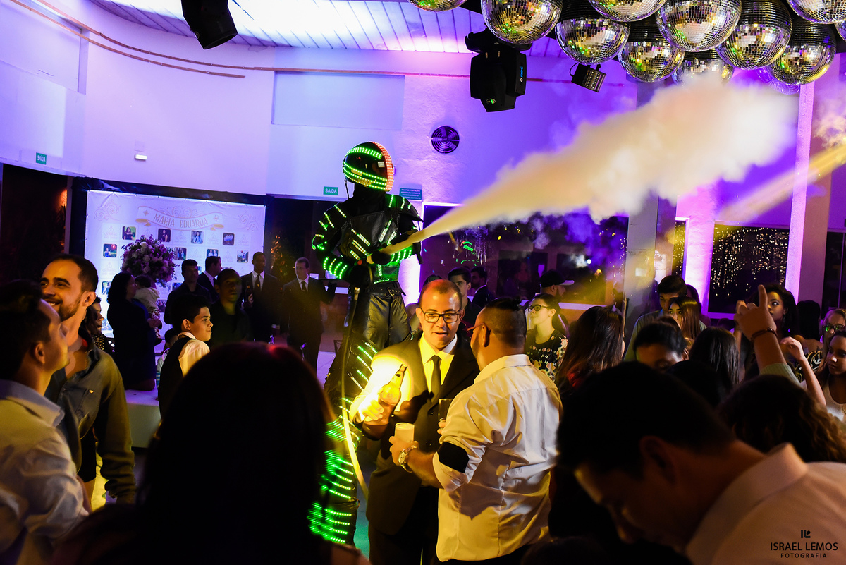 Robosao sua festa pronta Valsa da debutante no Zafirra na cidade de juatuba  mg