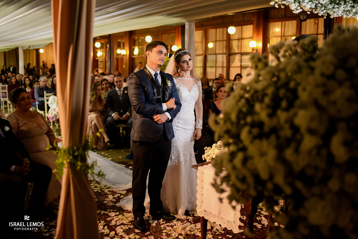 Noivos no altar