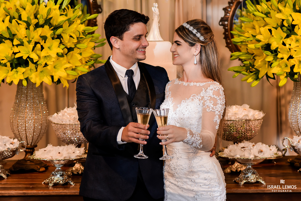 Noivos brindando em Pará de Minas MG