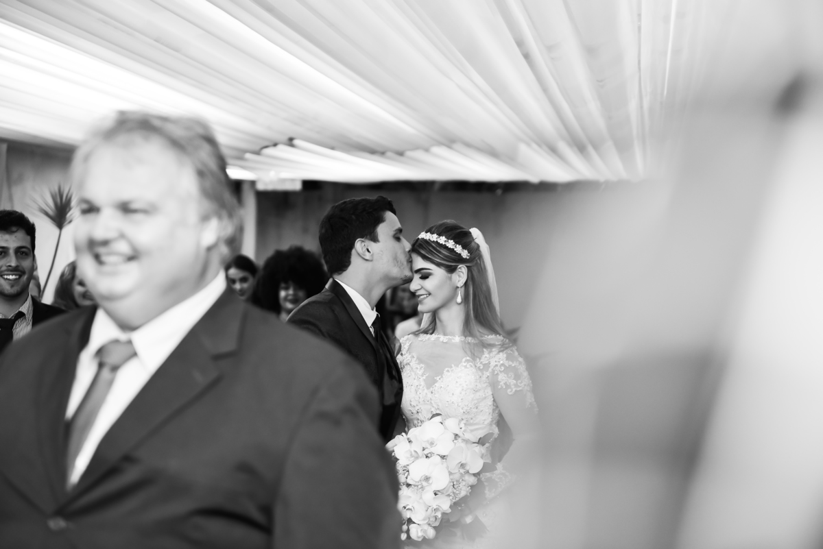 Beijo na entrada em Pará de Minas MG