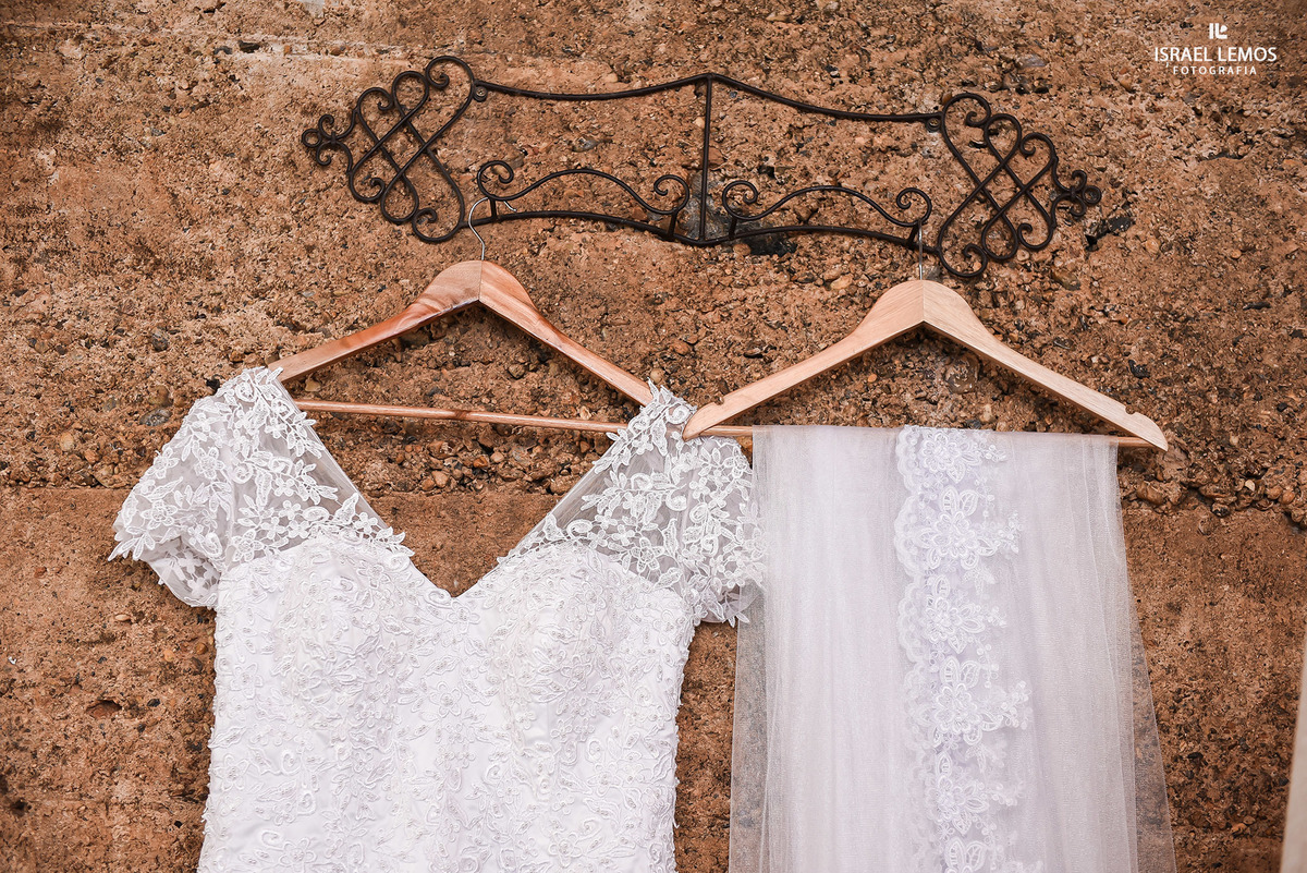 Detalhes do vestido de noiva em Pitangui MG