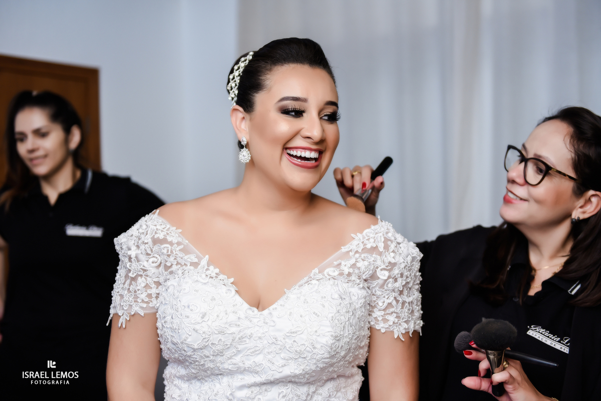 Noiva descontraida com a maquiadora Betania em Pitangui MG