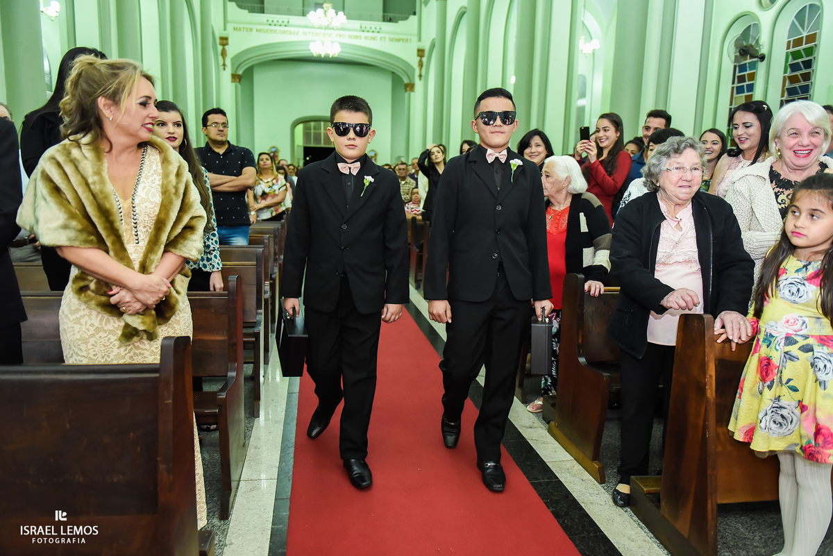 seguranças das alianças na igreja Nossa senhora do Pilar na cidade de Pitangui MG