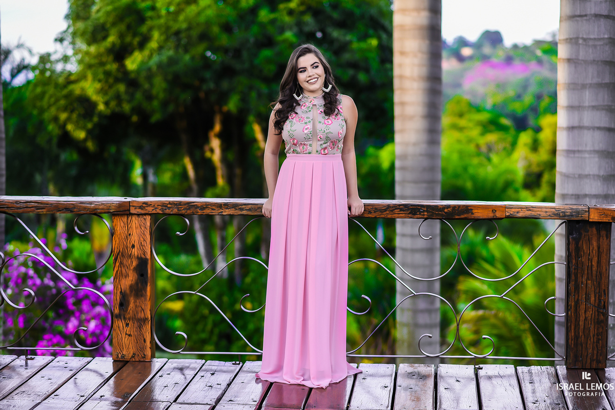 debutante no espçao shangrila em Mateus leme MG