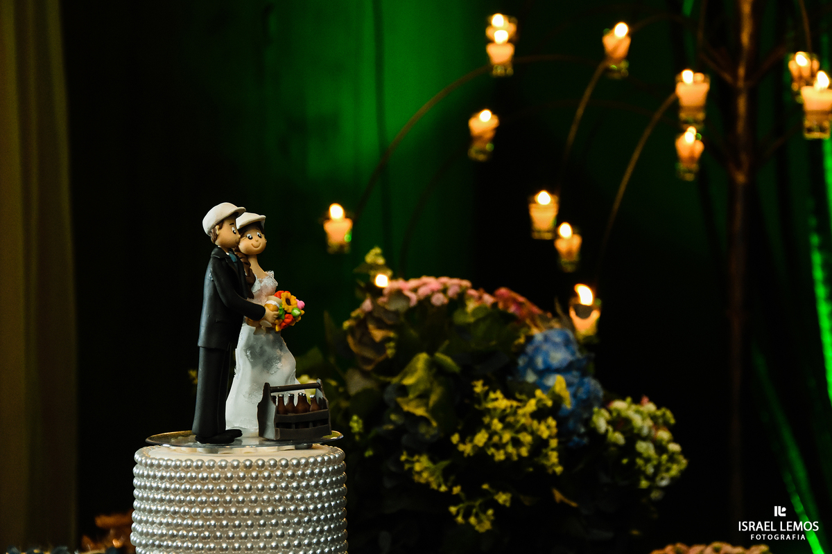 decoração do bolo Espaço Solarium Recepções na pampulha na cidade de Belo Horizonte MG