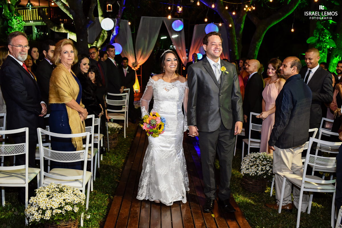 Saida dos noivos Espaço Solarium Recepções na pampulha na cidade de Belo Horizonte MG