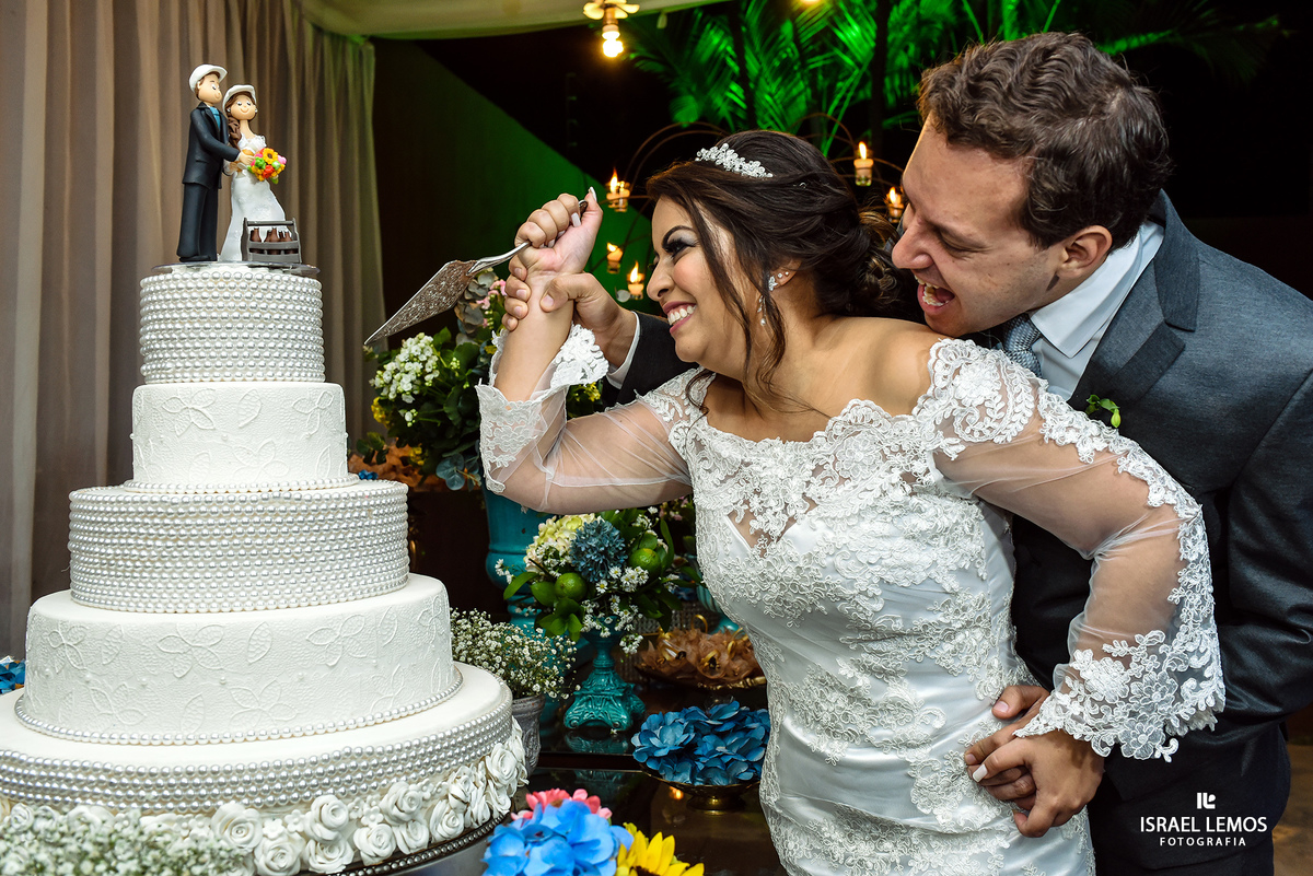 Corte maluco do bolo Espaço Solarium Recepções na pampulha na cidade de Belo Horizonte MG