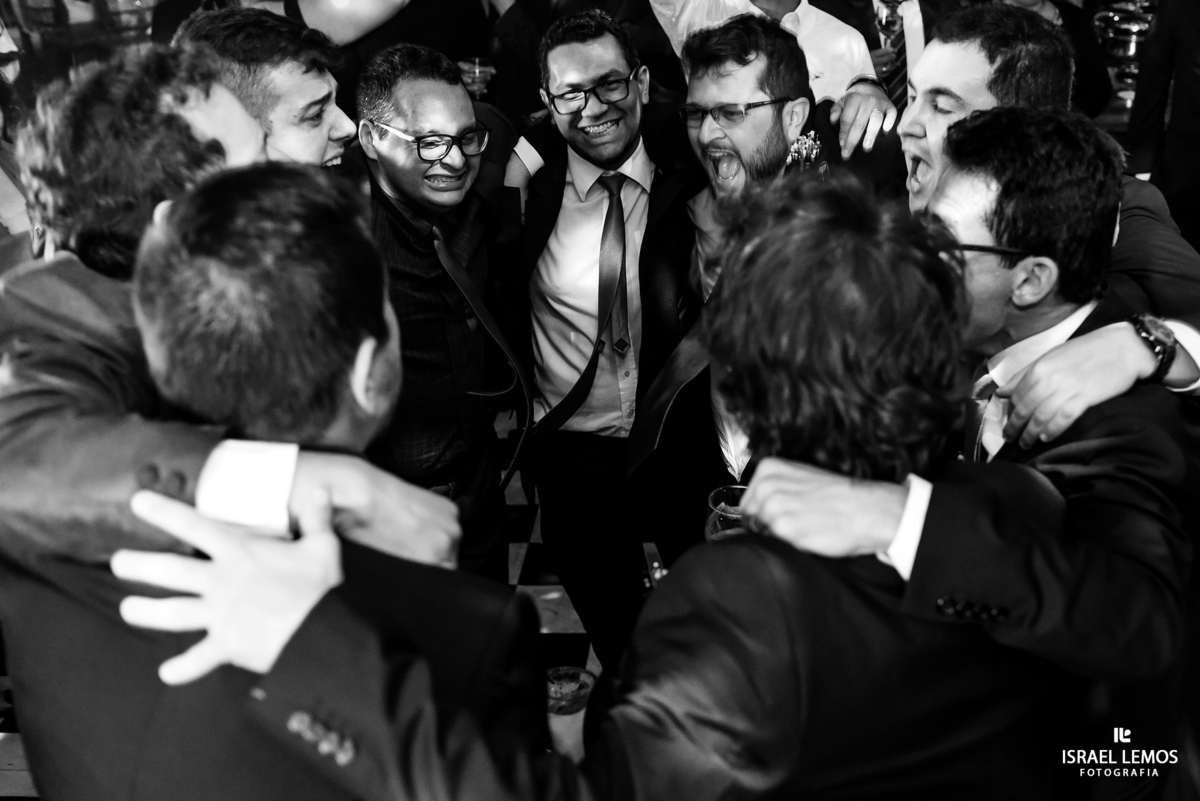 Noivos se emocionado Espaço Solarium Recepções na pampulha na cidade de Belo Horizonte MG