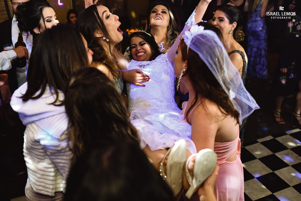 Noiva sendo jogada pro alto pampulha na cidade de Belo Horizonte MG