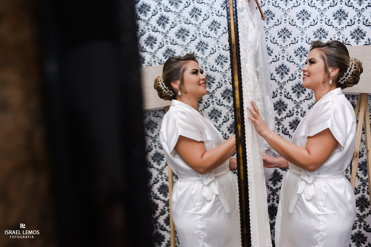 Noiva com o vestido fotos feitas na setima vila do ouro na cidade de Pitangui, fotografar pelo fotografo israel lemos 