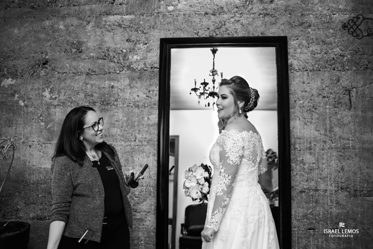 sorrido da noiva pronta fotos feitas na setima vila do ouro na cidade de Pitangui, fotografar pelo fotografo israel lemos 