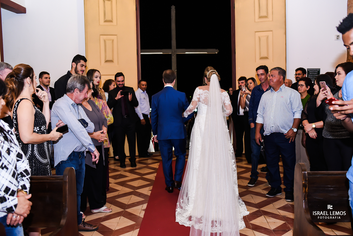 sainda dos noivos fotos feitas na setima vila do ouro na cidade de Pitangui, fotografar pelo fotografo israel lemos 