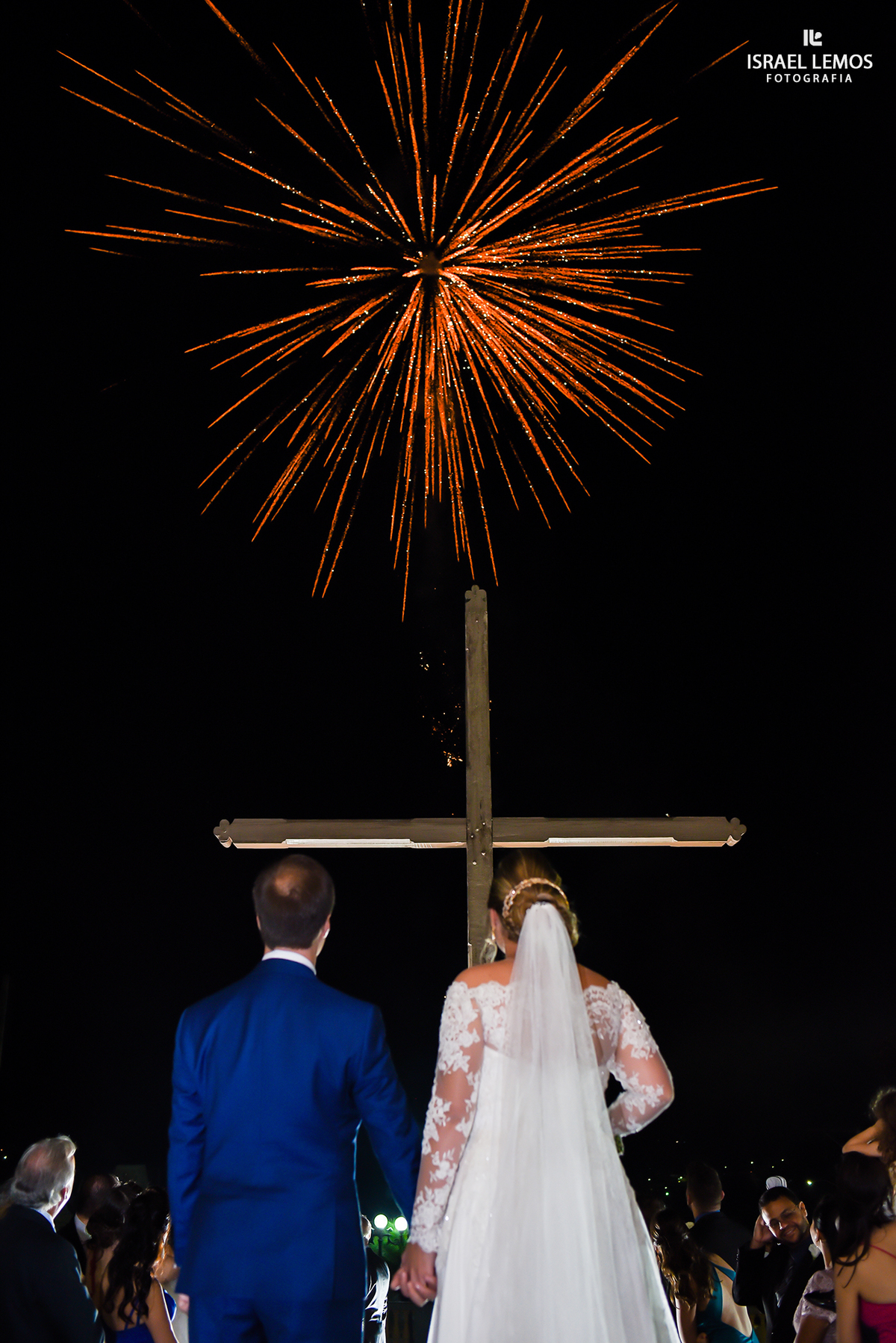 Fogos fotos feitas na setima vila do ouro na cidade de Pitangui, fotografar pelo fotografo israel lemos 