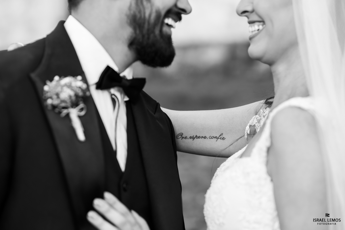 Noiva com tatuagem Cidade de Ouro Preto MG, fotografo pelo fotografo de casamento Israel lemos 