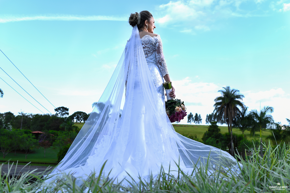 Noiva linda na cidade de Juatuba MG